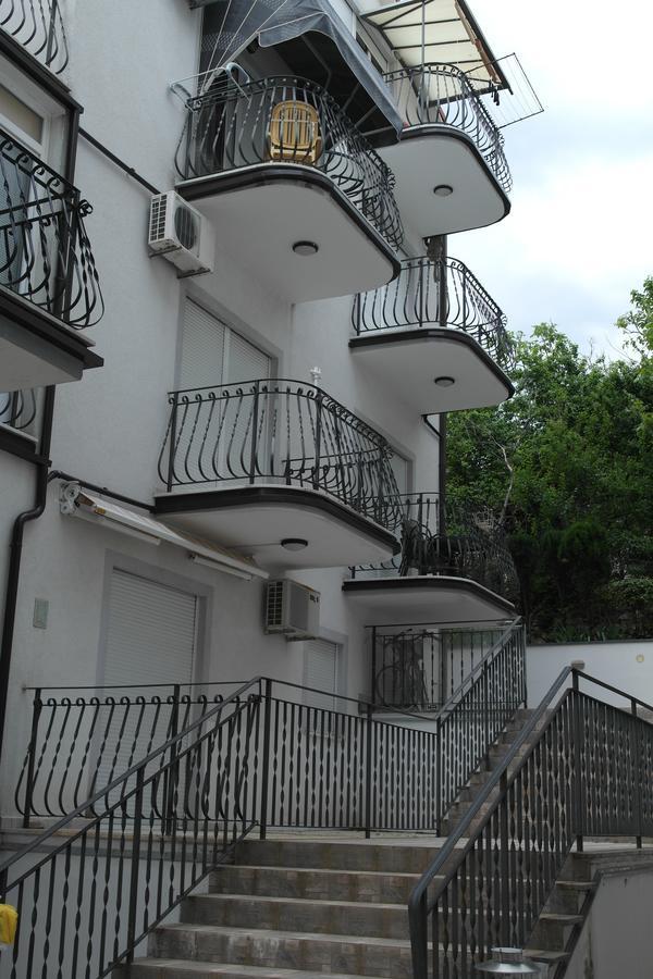 Apartments Laci Crikvenica Eksteriør bilde